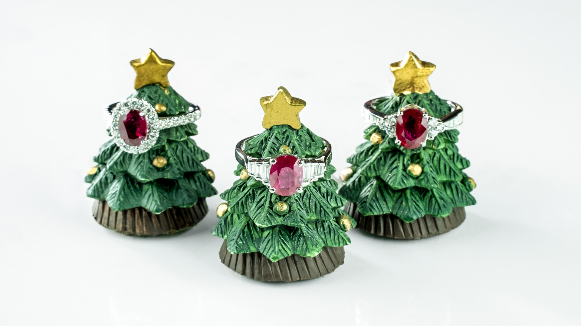 anelli con alberi di natale